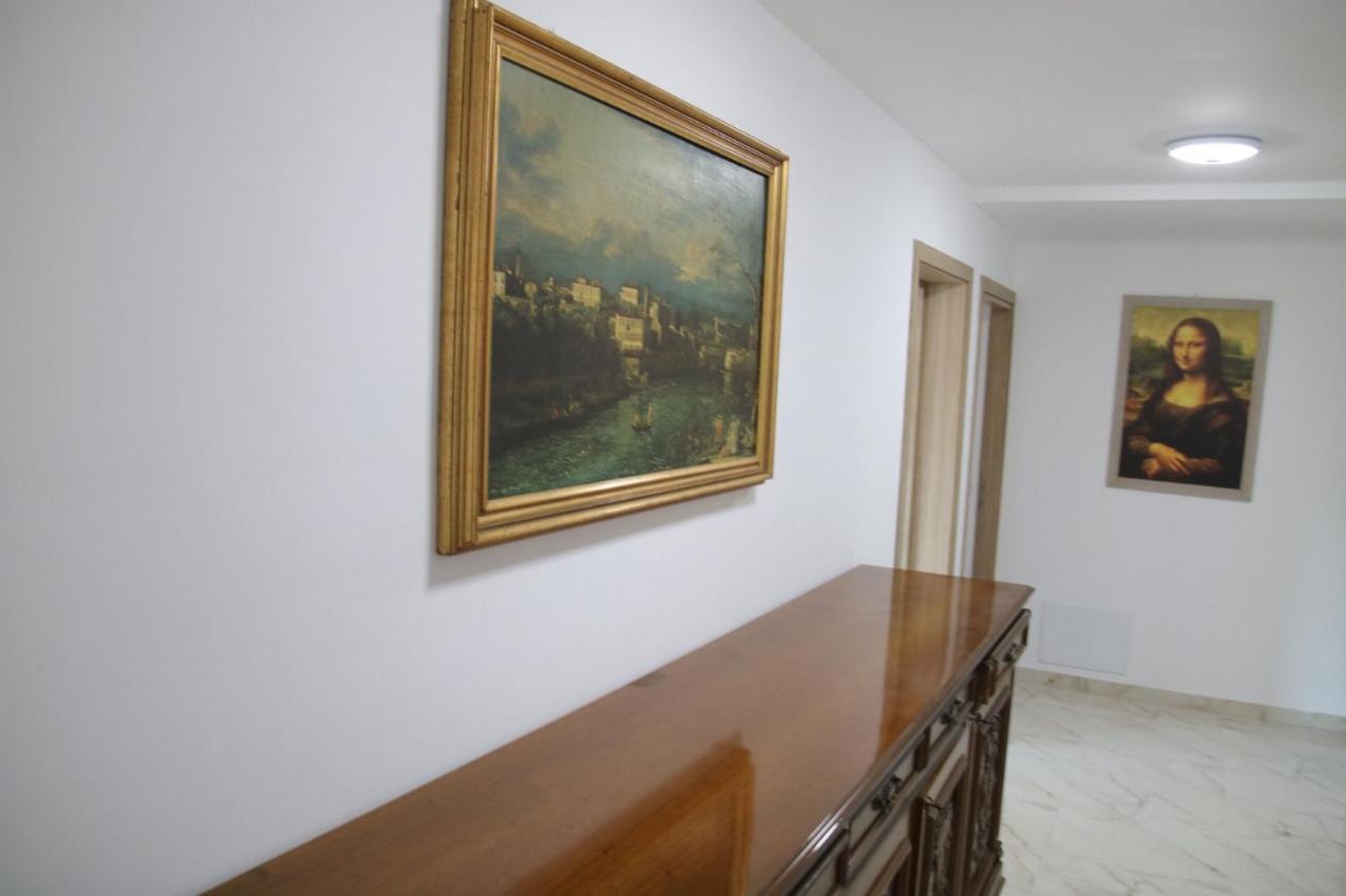 Pensiunea Albero คูร์ตา เด อาร์เจช ภายนอก รูปภาพ